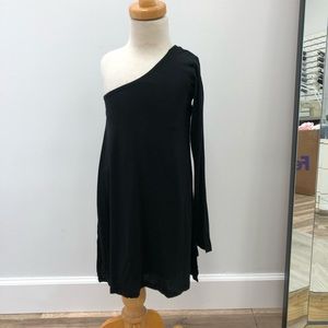 One shoulder dress